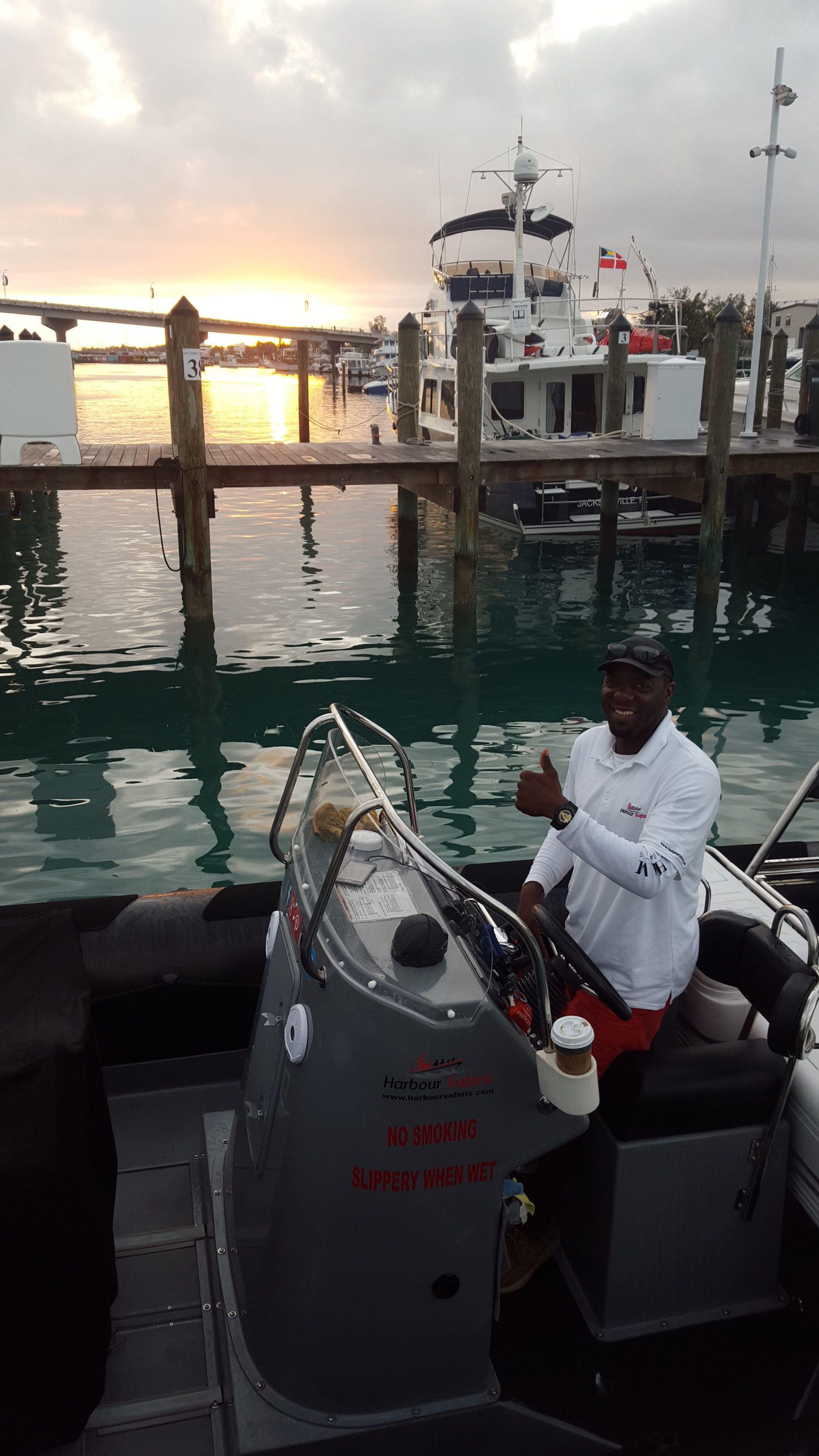 Captain Daron headed to the Swimming Pigs from Nassau